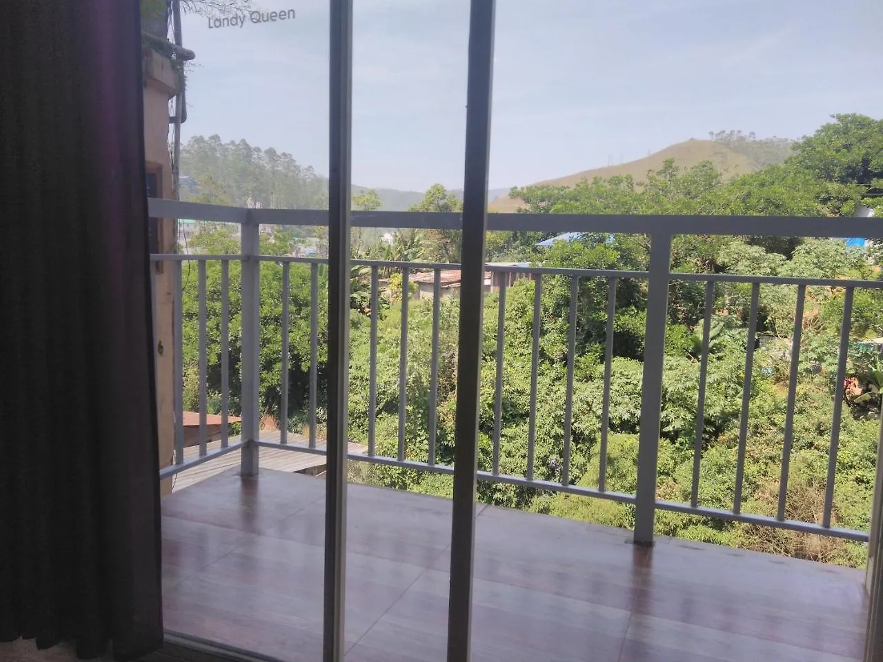 Landy Queen Munnar Bed & Breakfast