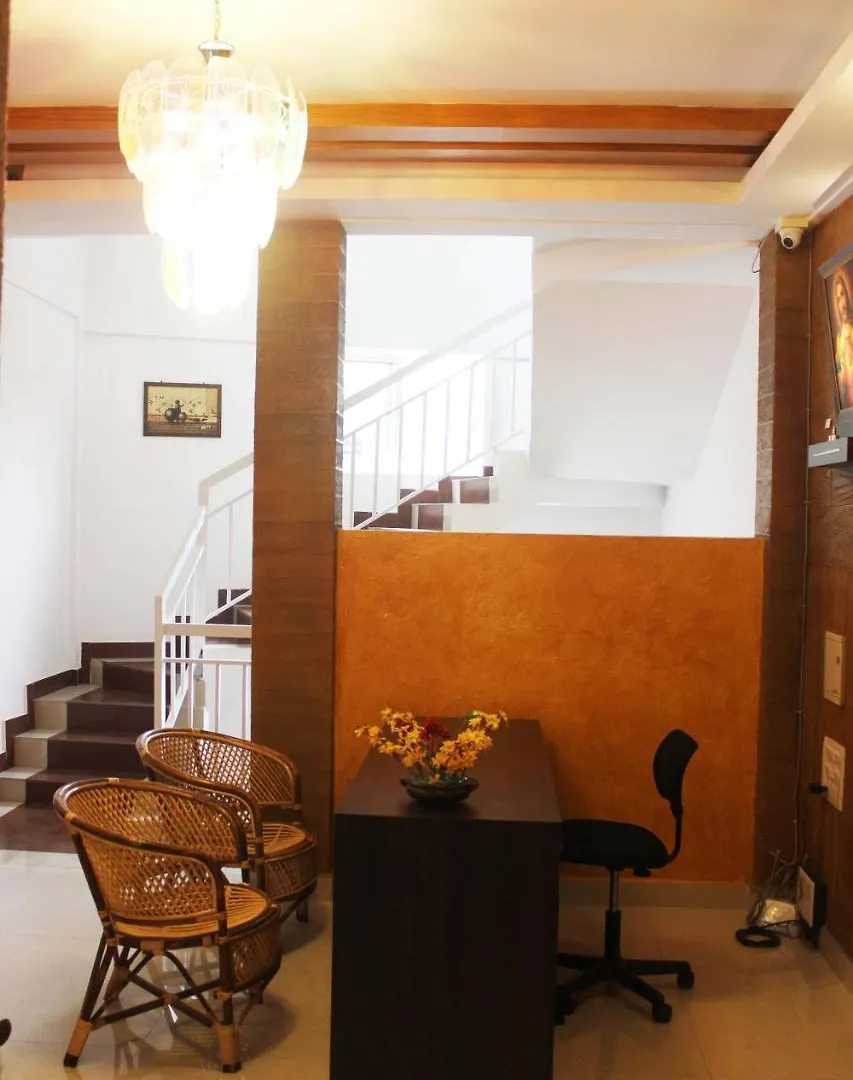 Couette-café Landy Queen Munnar